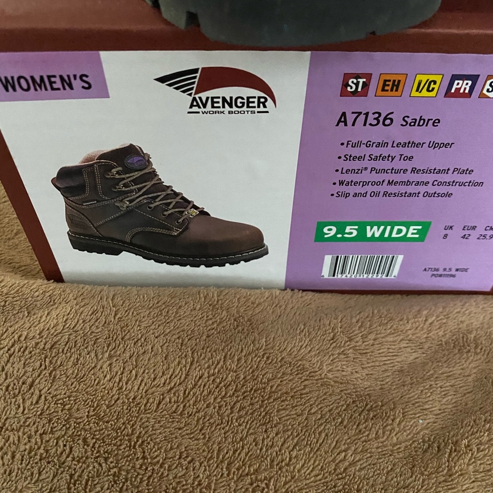 Women’s Avengers Steel Toe Boots 9.5 Wide